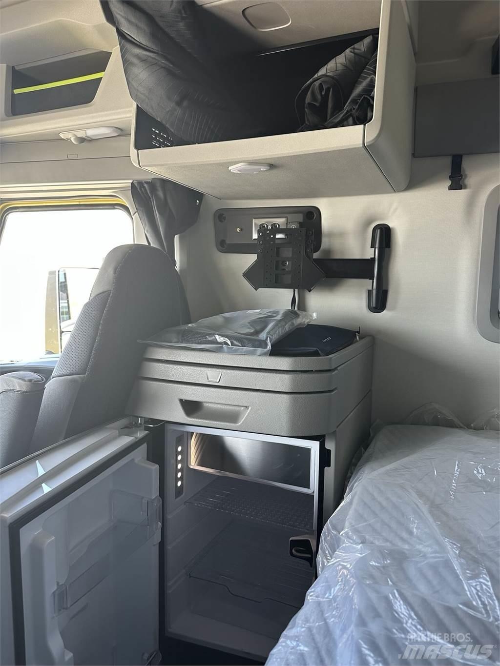 Volvo VNL64T860 牵引车