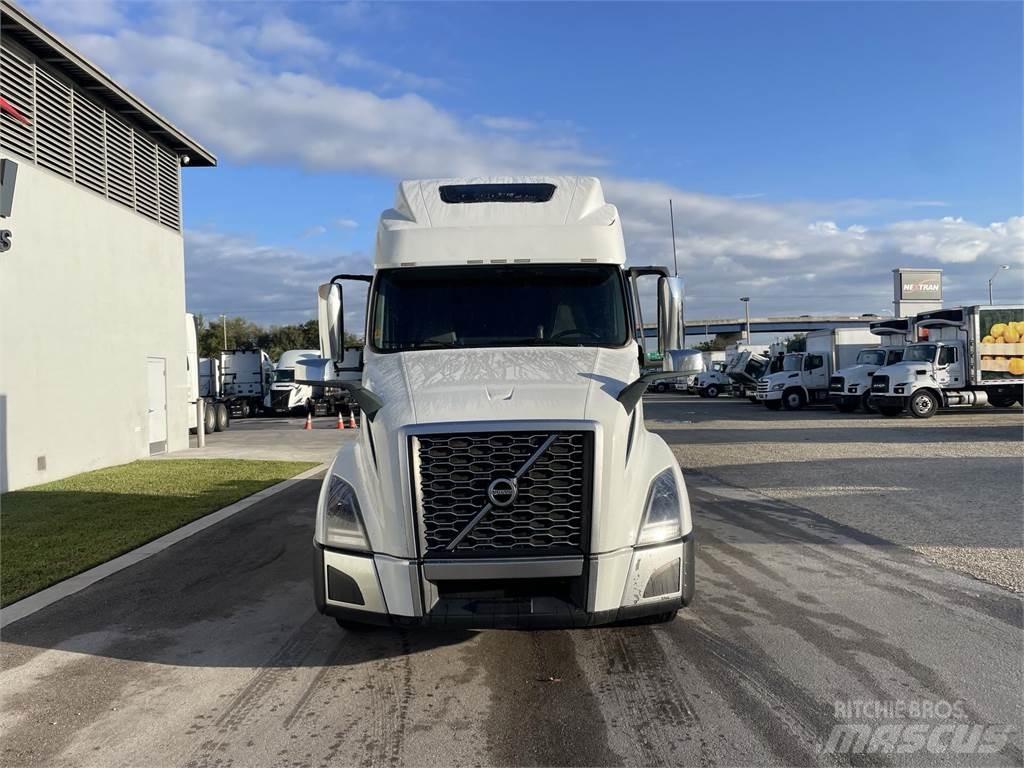 Volvo VNL64T860 牵引车