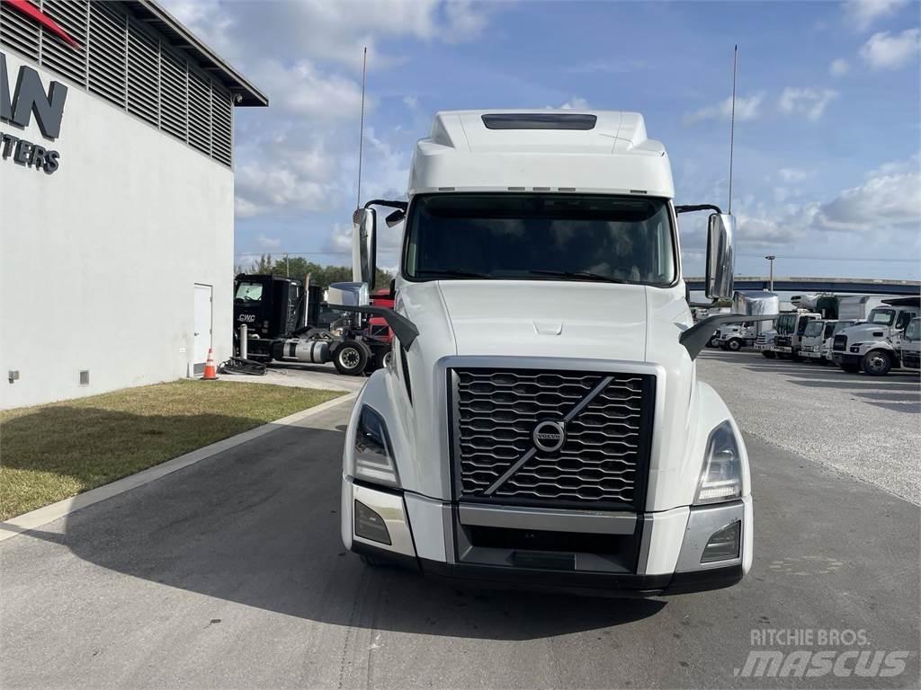 Volvo VNL64T860 牵引车