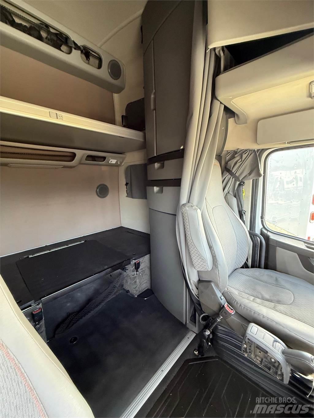 Volvo VNL64T860 牵引车
