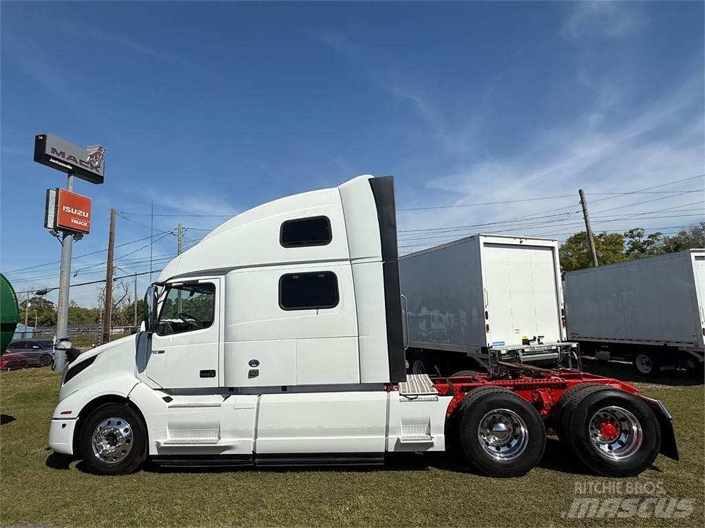 Volvo VNL64T860 牵引车