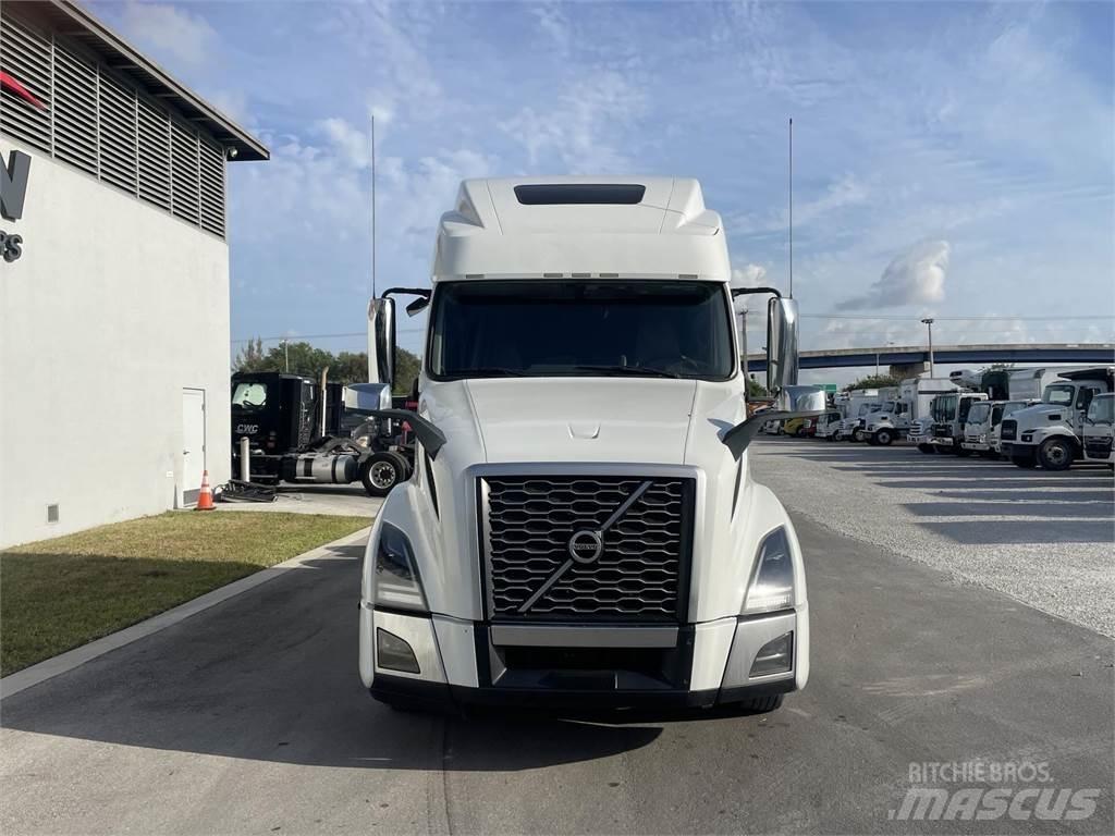 Volvo VNL64T860 牵引车