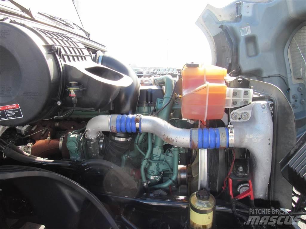 Volvo VNL64T860 牵引车