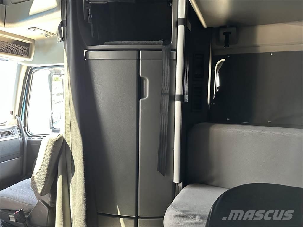 Volvo VNL64T860 牵引车