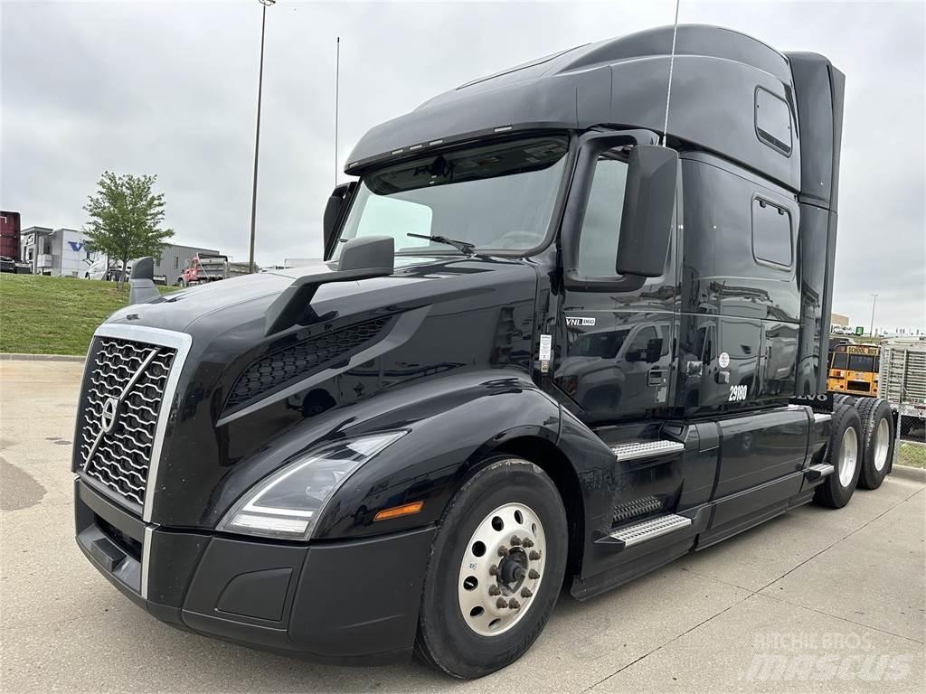 Volvo VNL64T860 牵引车
