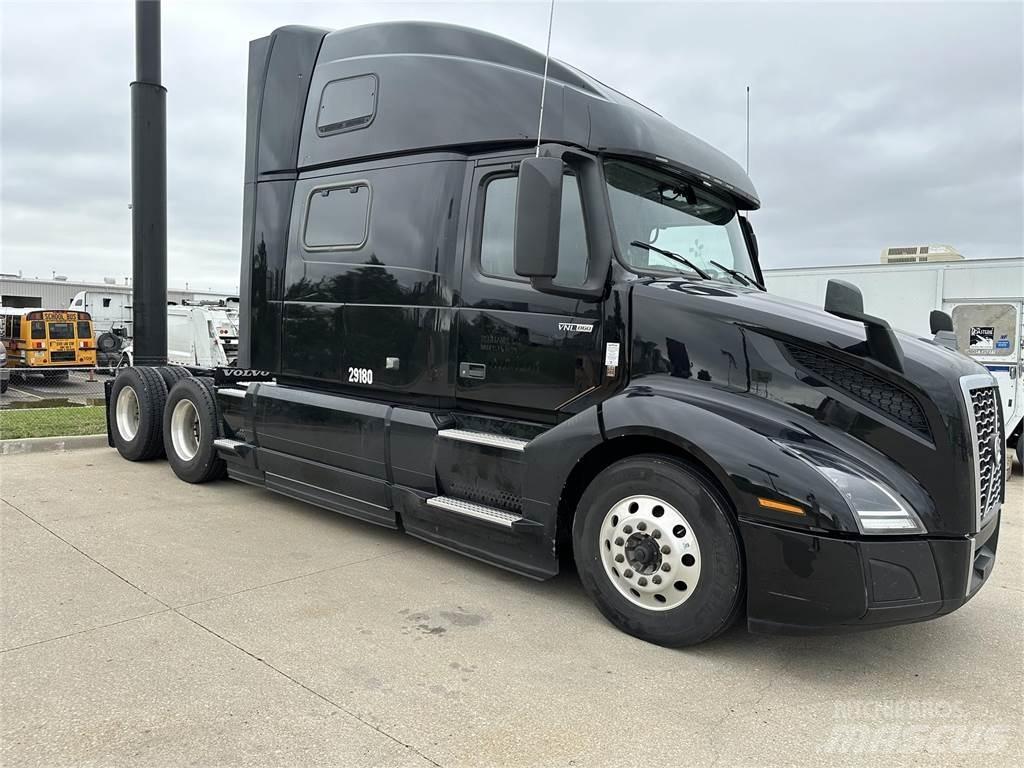 Volvo VNL64T860 牵引车