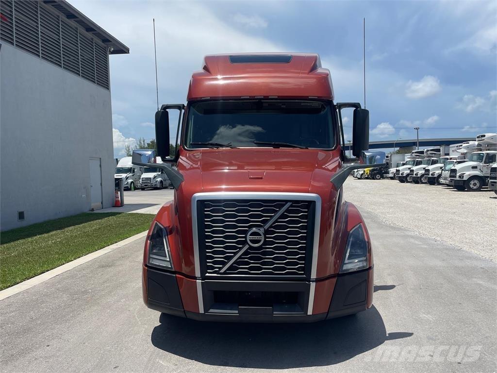 Volvo VNL64T860 牵引车