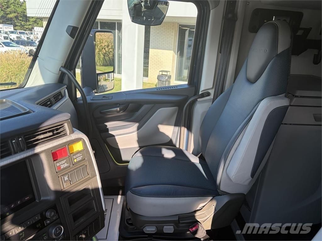 Volvo VNL64T860 牵引车