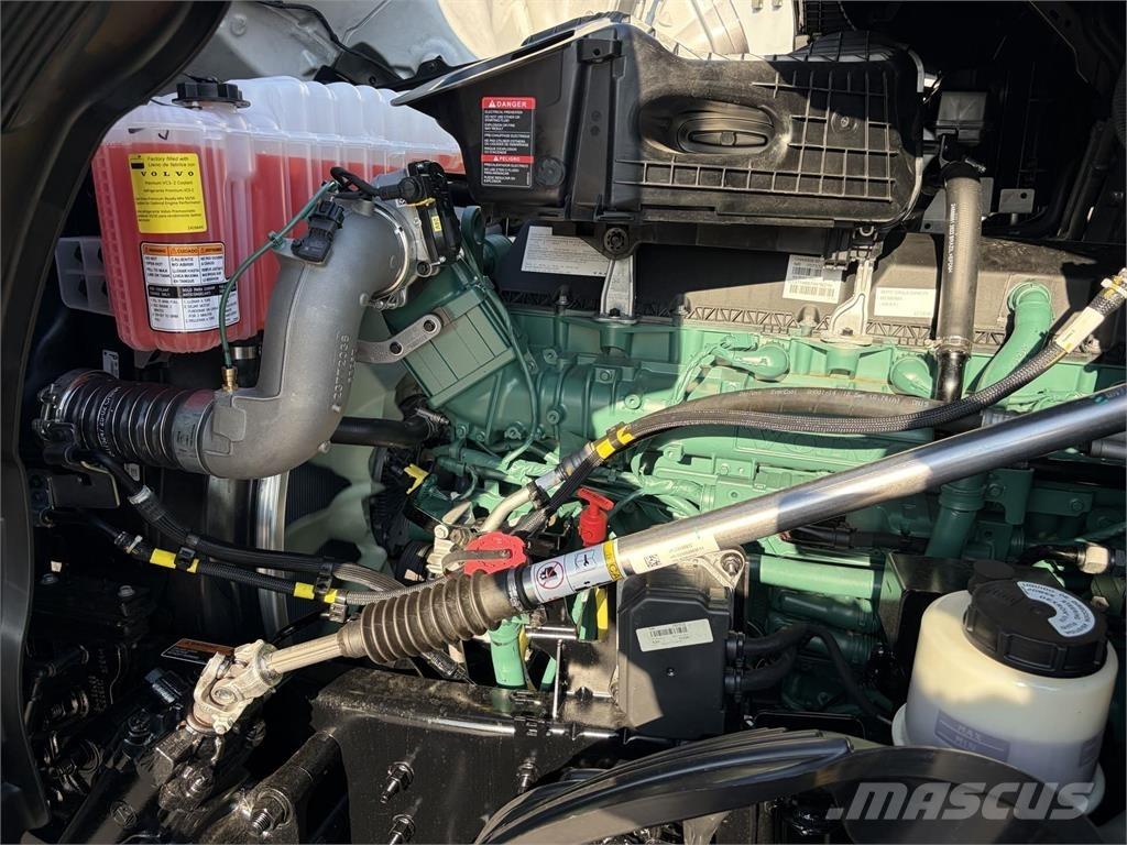 Volvo VNL64T860 牵引车