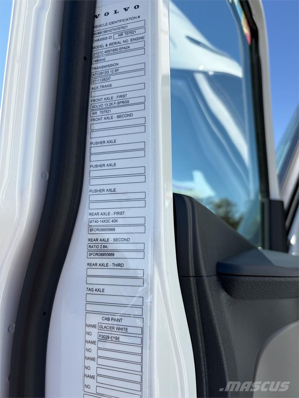 Volvo VNL64T860 牵引车