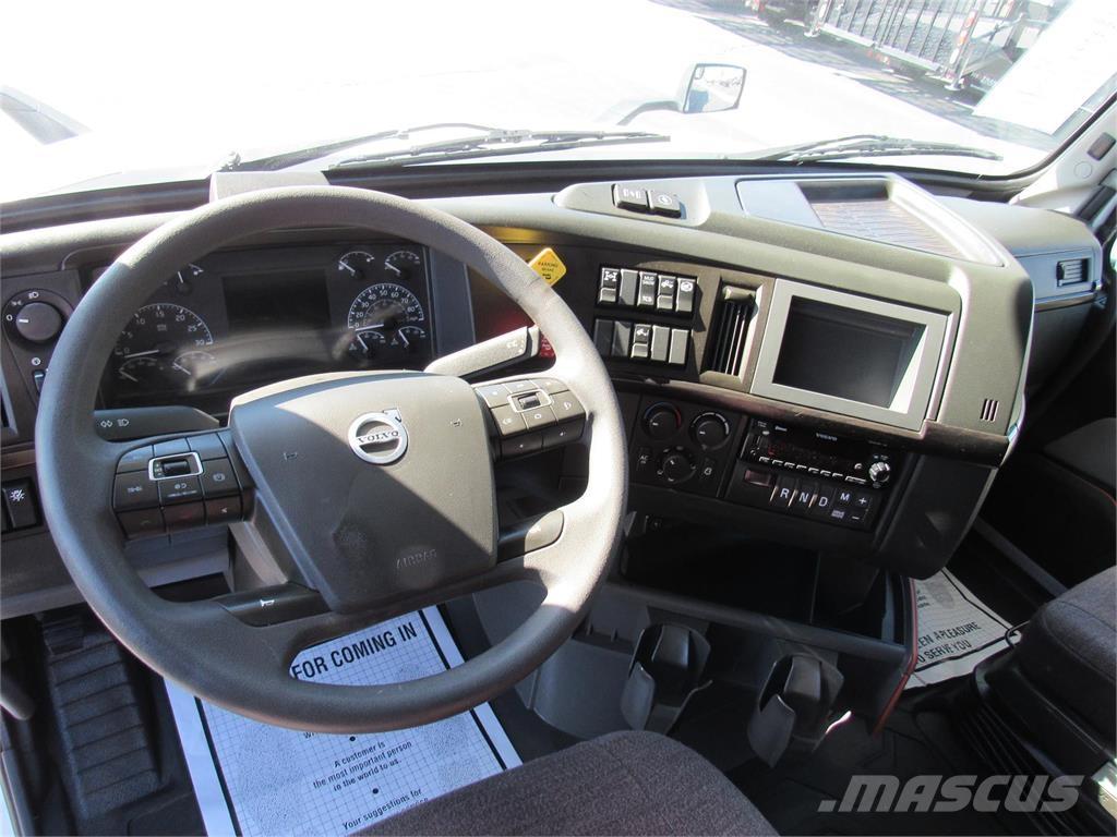 Volvo VNL64T860 牵引车