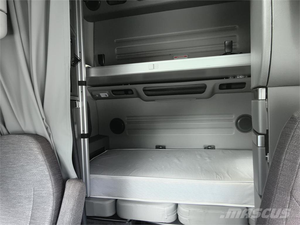 Volvo VNL64T860 牵引车