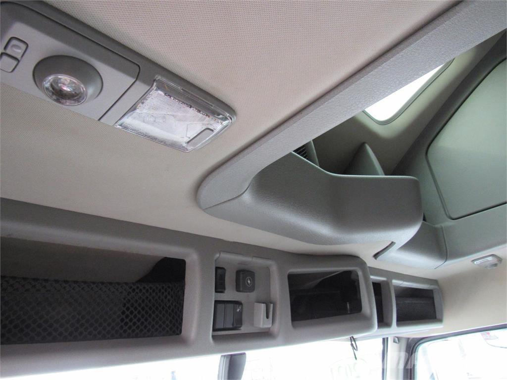 Volvo VNL64T860 牵引车