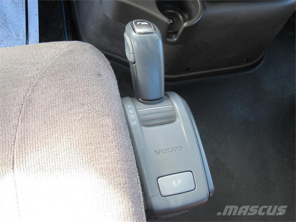 Volvo VNM64T300 牵引车