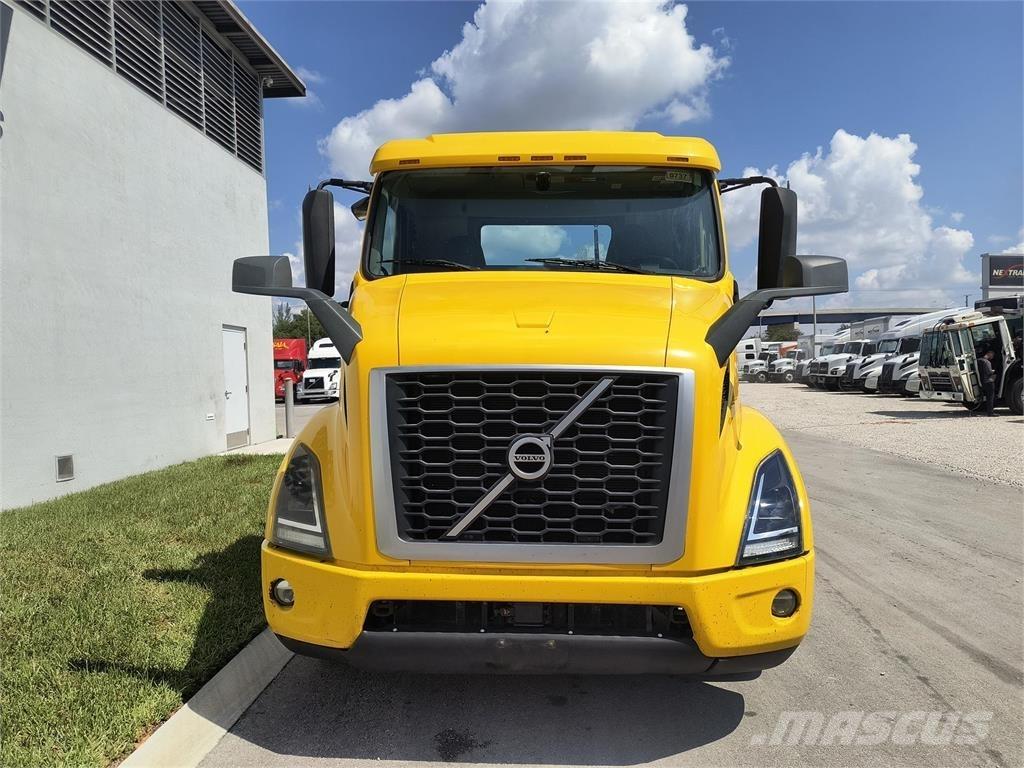 Volvo VNR64T 牵引车