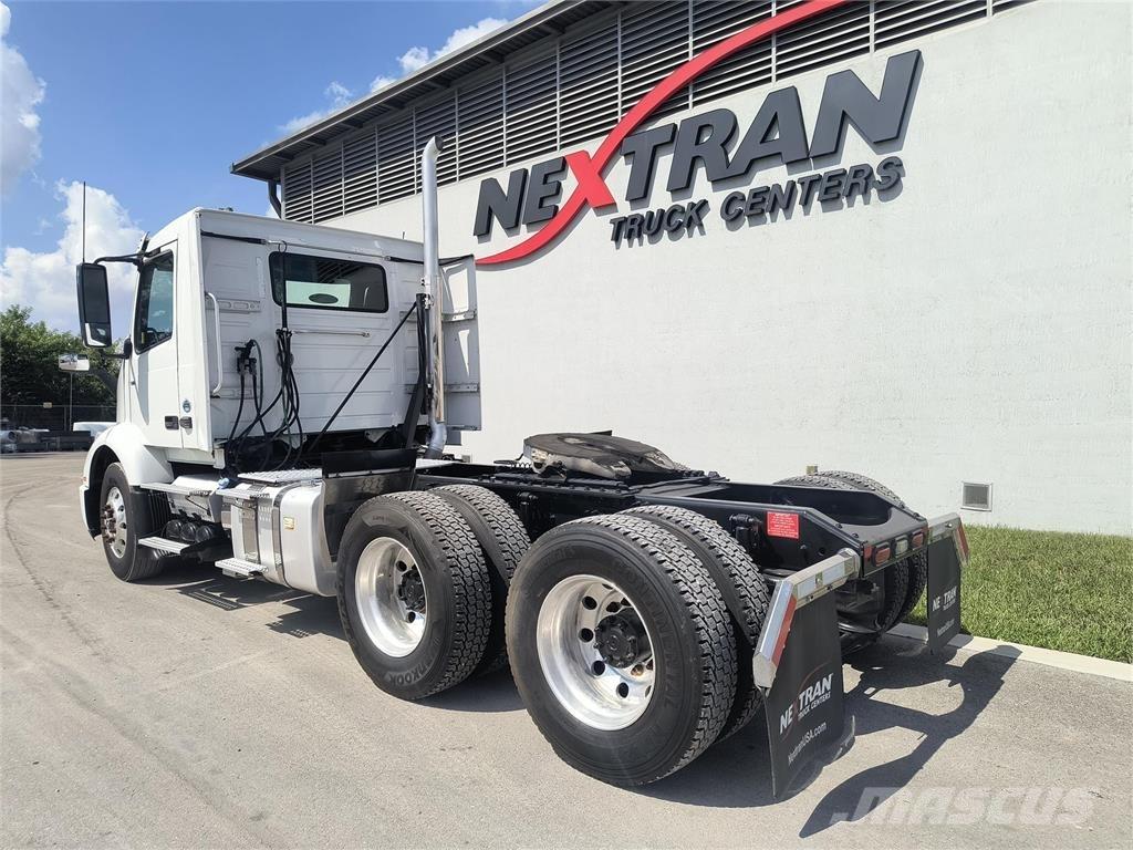 Volvo VNR64T 牵引车