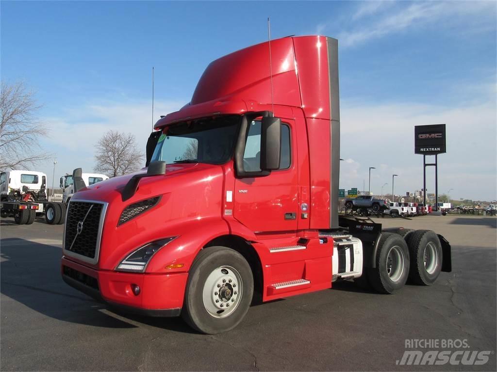 Volvo VNR64T300 牵引车