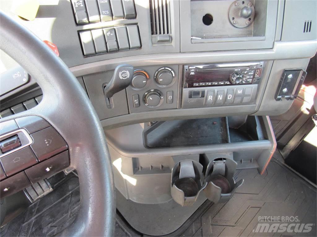 Volvo VNR64T300 牵引车