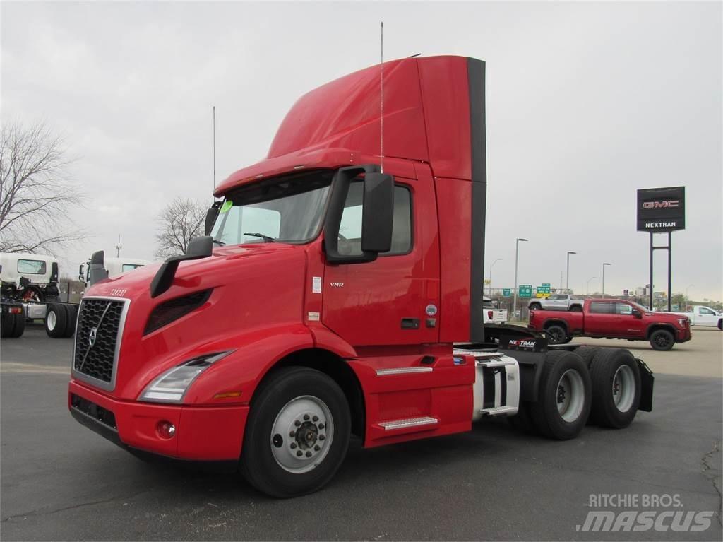 Volvo VNR64T300 牵引车