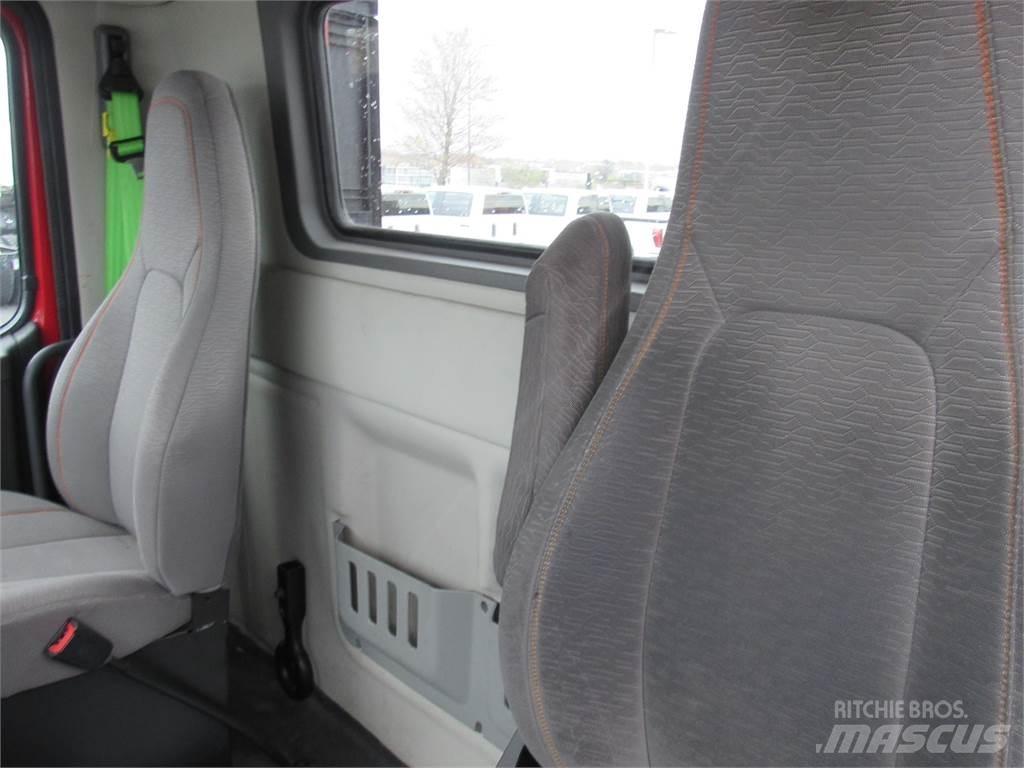 Volvo VNR64T300 牵引车