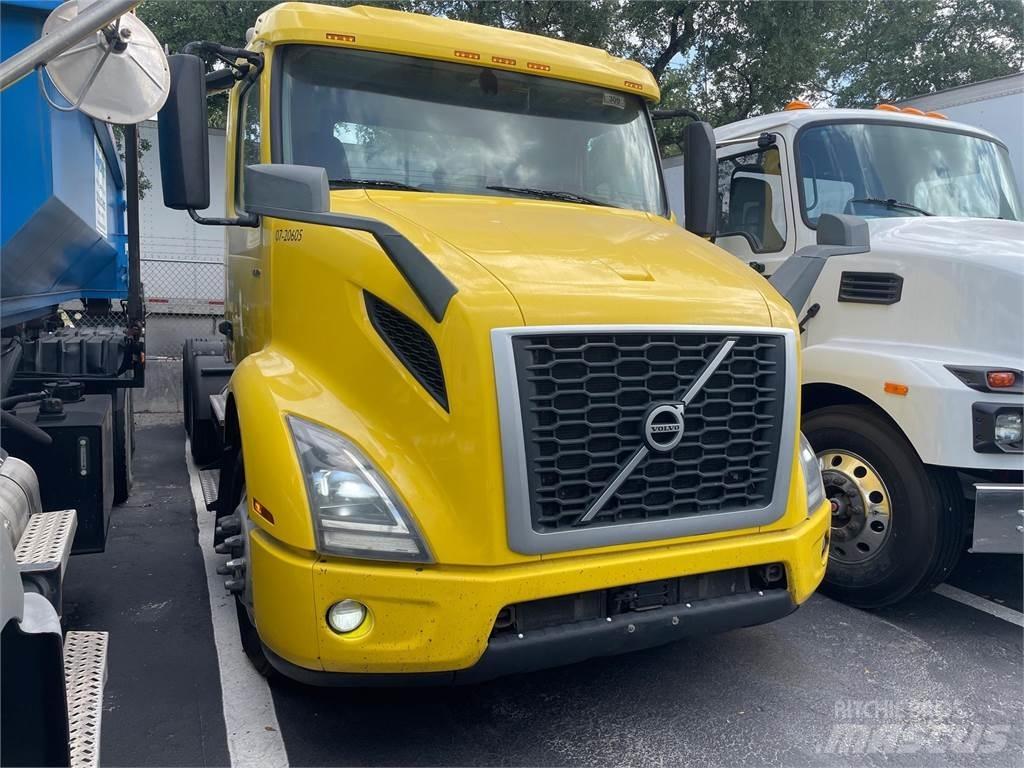 Volvo VNR64T300 牵引车