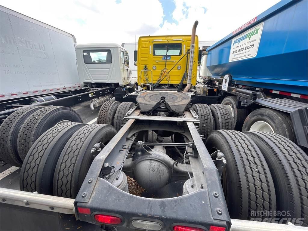 Volvo VNR64T300 牵引车