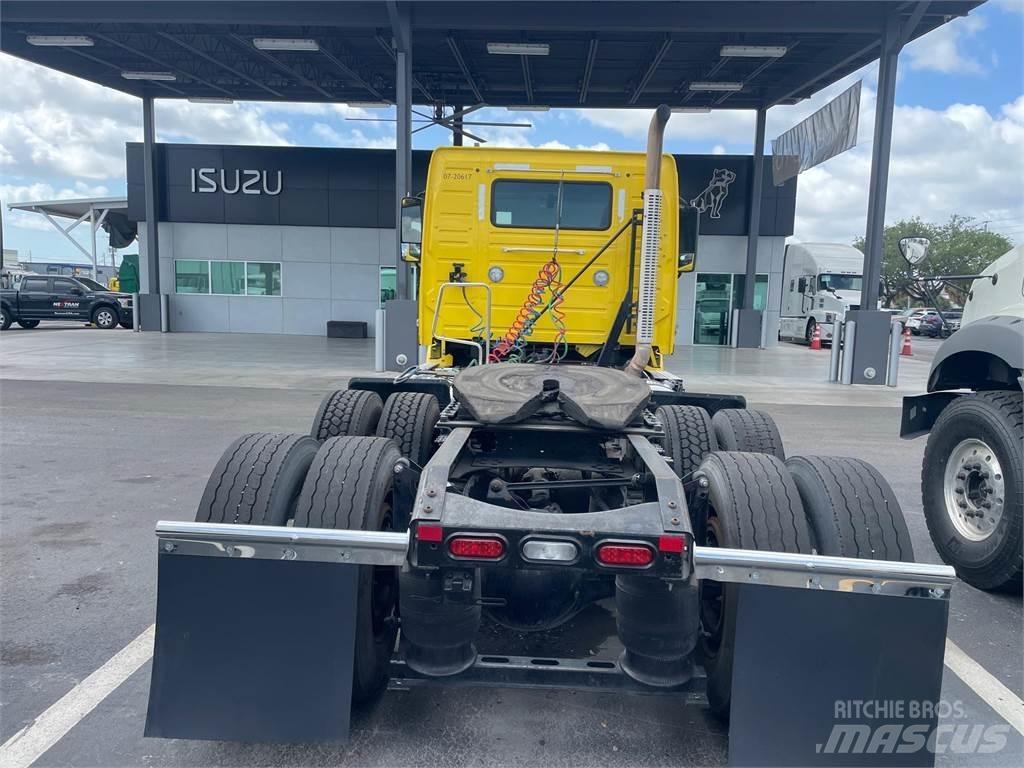 Volvo VNR64T300 牵引车