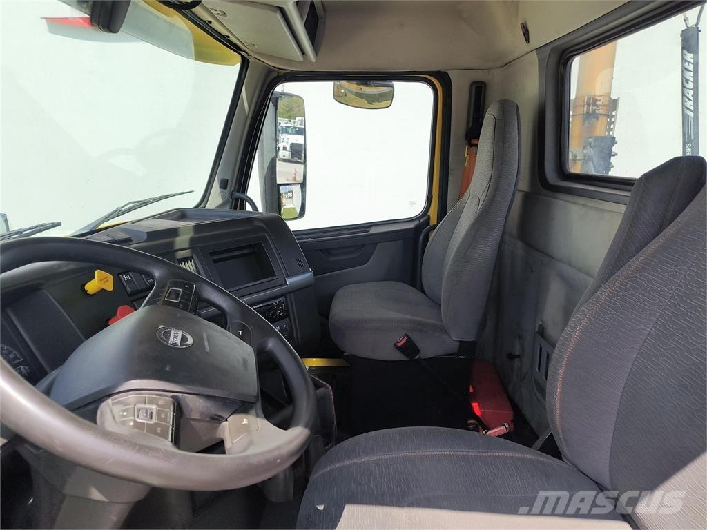 Volvo VNR64T300 牵引车