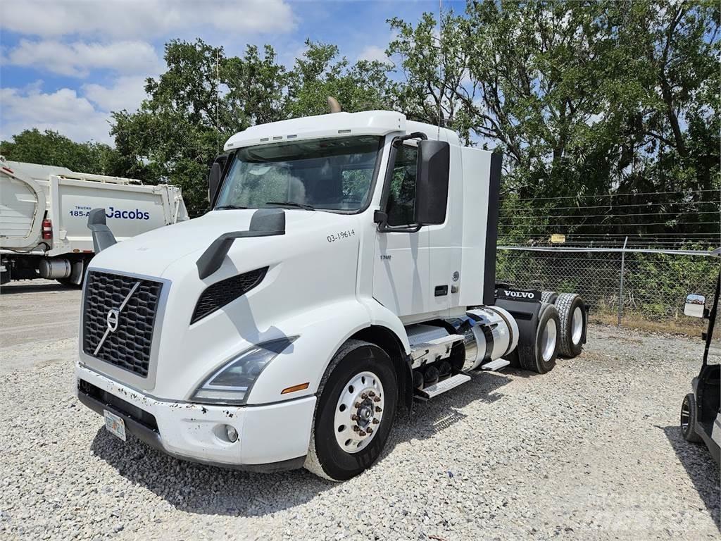 Volvo VNR64T300 牵引车