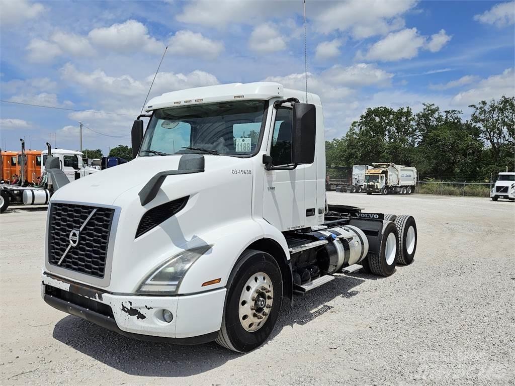 Volvo VNR64T300 牵引车
