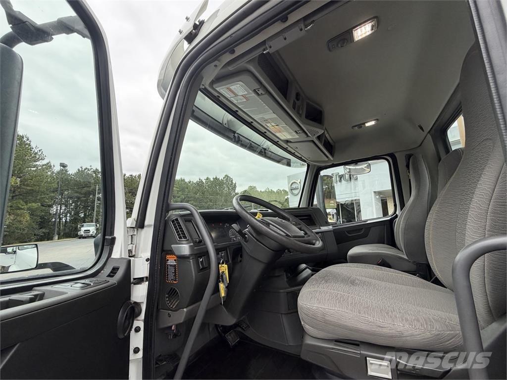 Volvo VNR64T300 牵引车