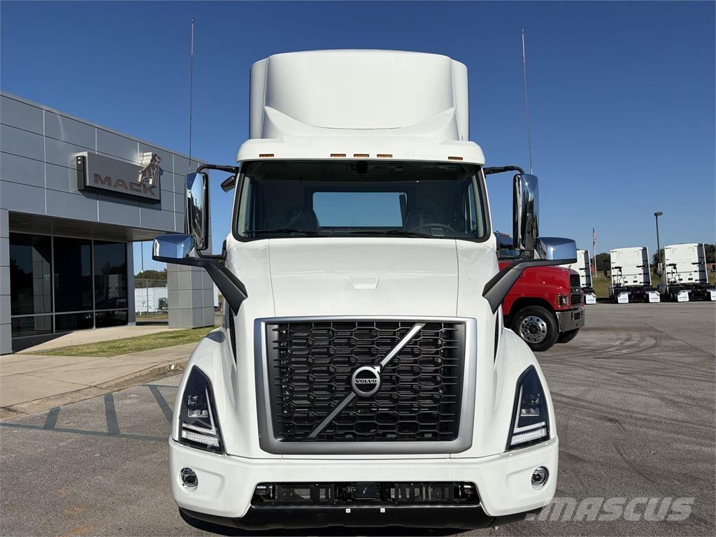 Volvo VNR64T300 牵引车