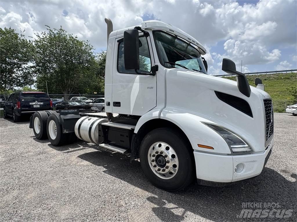 Volvo VNR64T300 牵引车