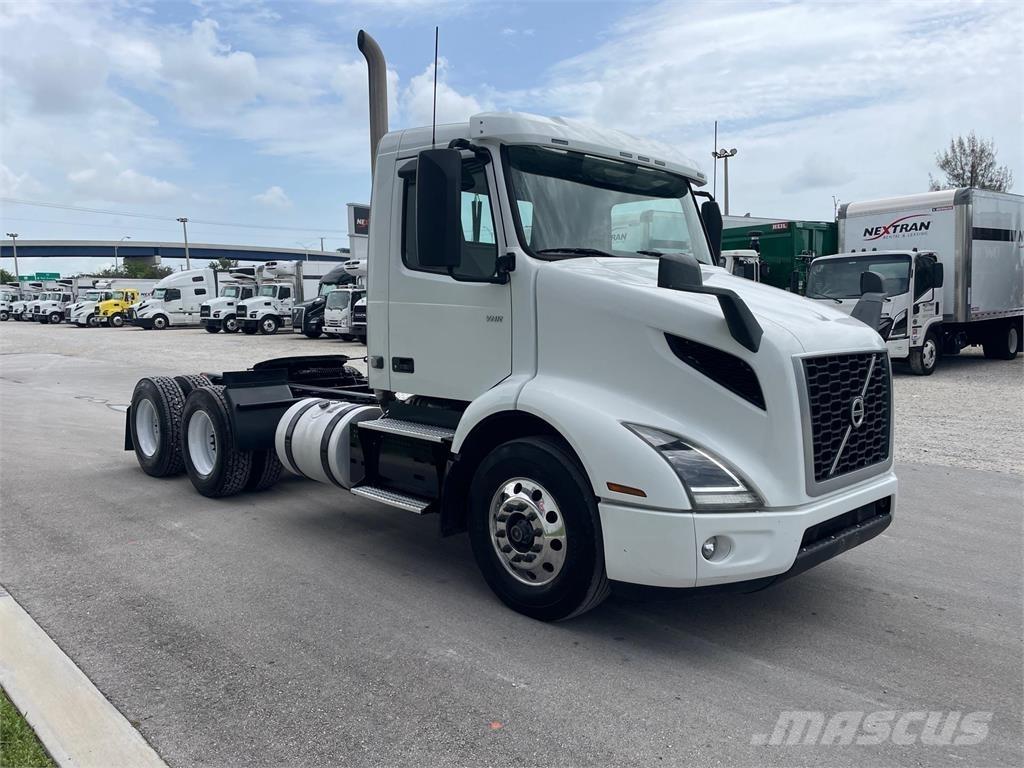 Volvo VNR64T300 牵引车