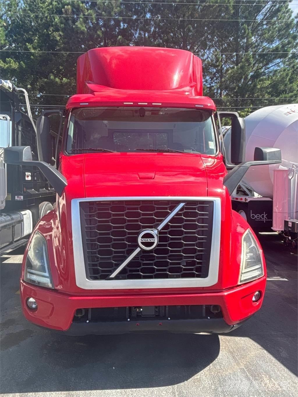 Volvo VNR64T300 牵引车