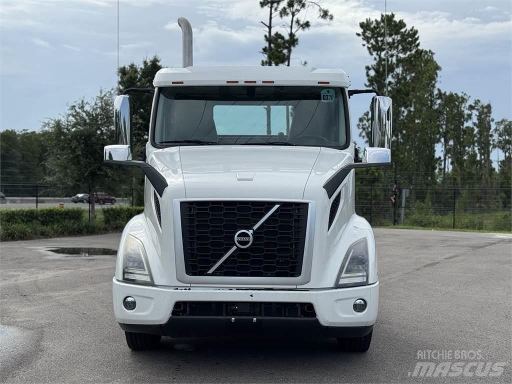 Volvo VNR64T300 牵引车