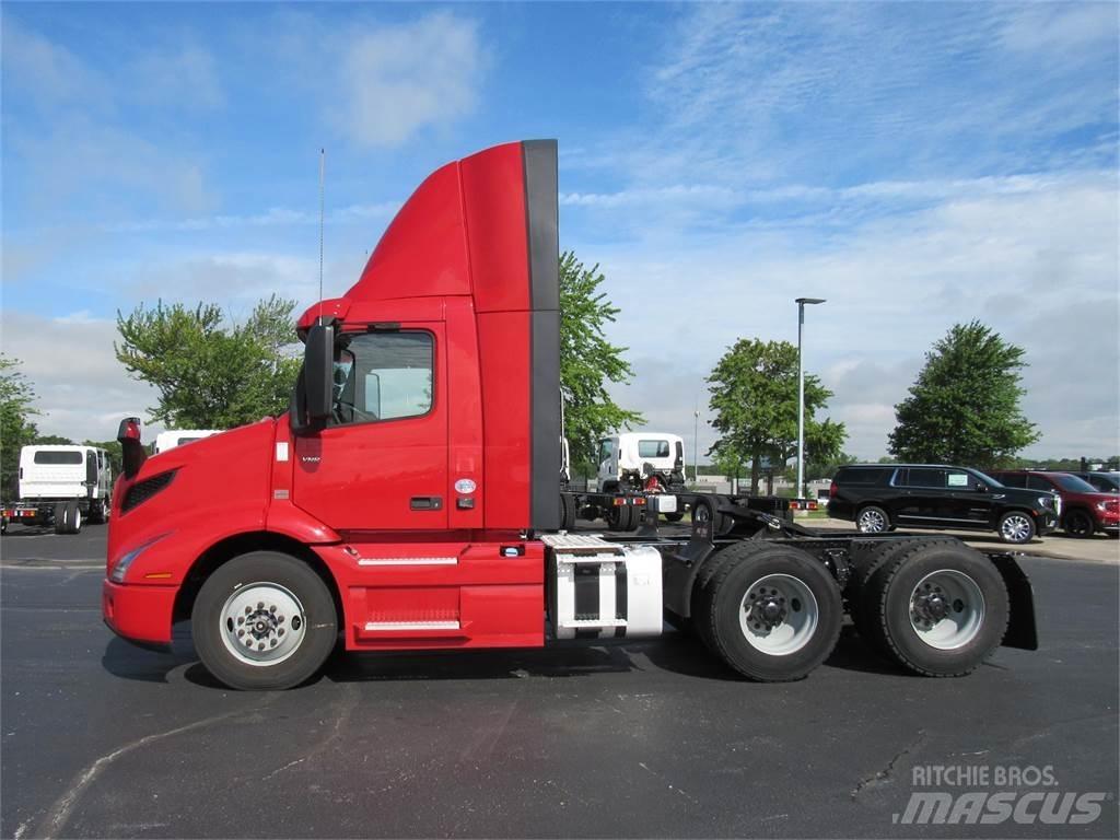 Volvo VNR64T300 牵引车