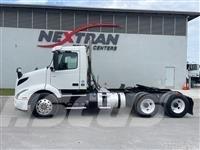 Volvo VNR64T300 牵引车