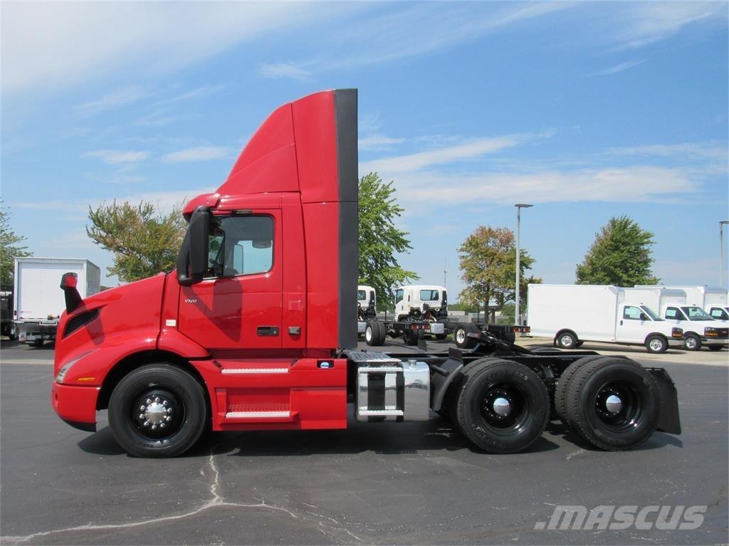 Volvo VNR64T300 牵引车