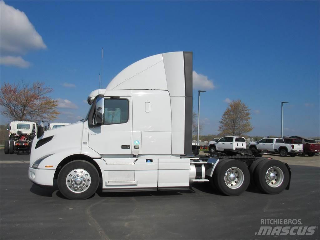 Volvo VNR64T400 牵引车