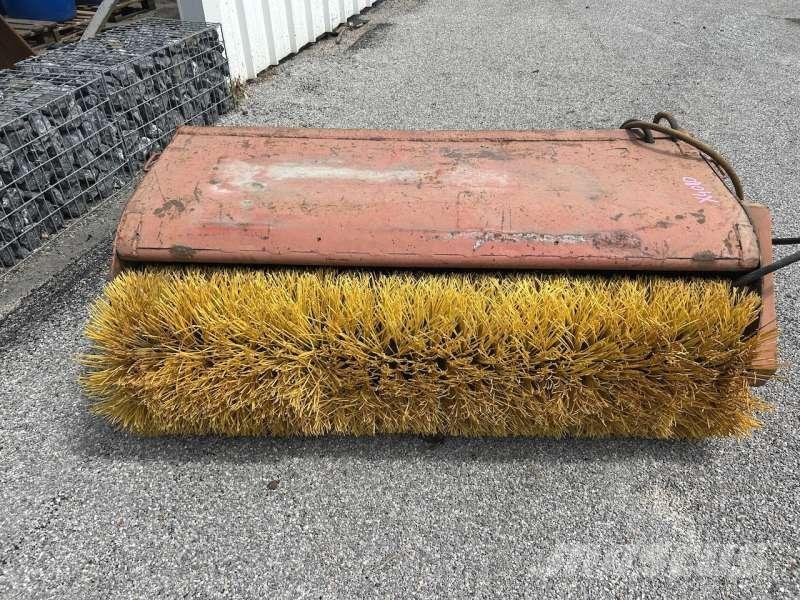  AUTRE 1700mm 道路清扫车