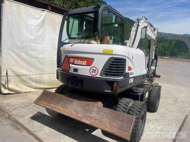 Bobcat E55W 轮式挖掘机