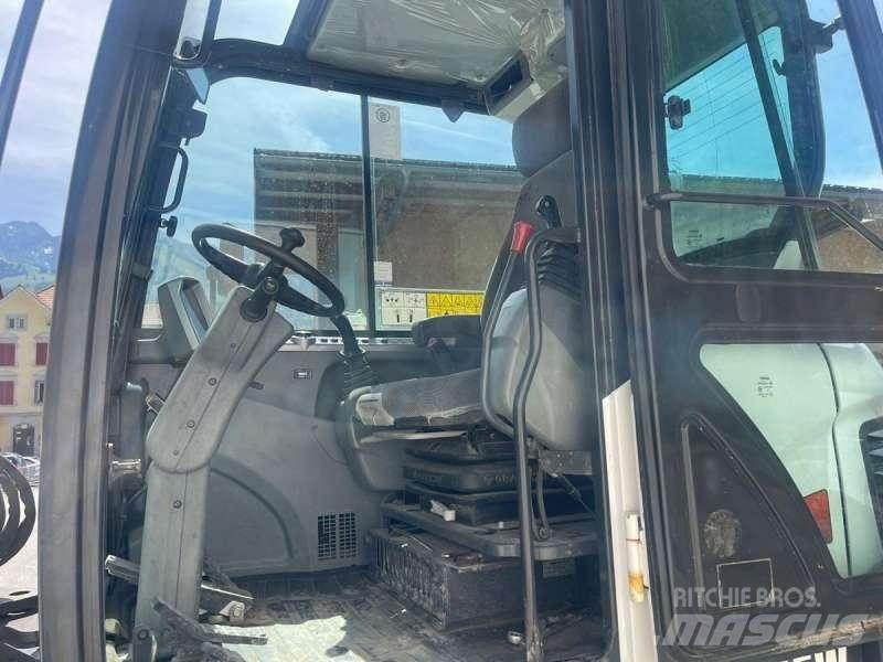 Bobcat E55W 轮式挖掘机