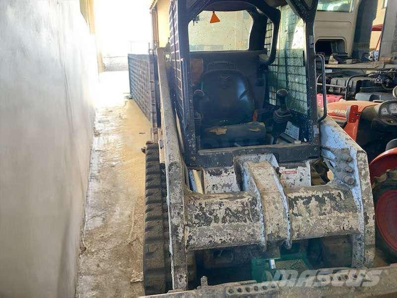 Bobcat T140 小型装载机
