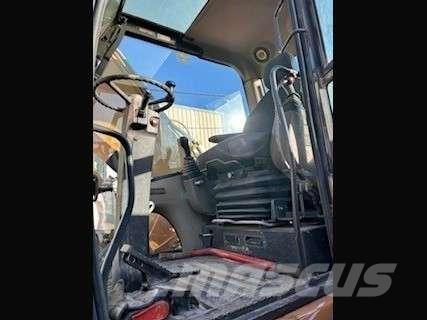 CASE WX210 轮式挖掘机