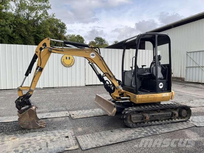 CAT 302.7DCR 小型挖掘机