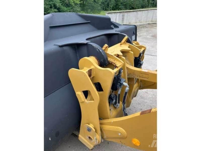 CAT 938M 轮式装载机