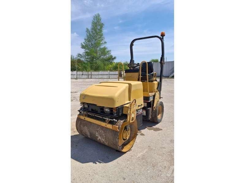 CAT CB225D 土壤压实机
