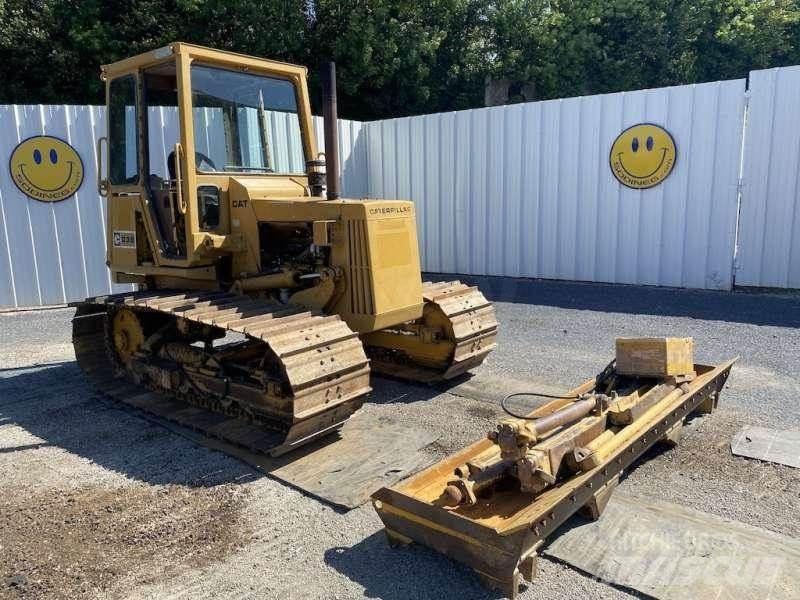 CAT D3B 履带式推土机