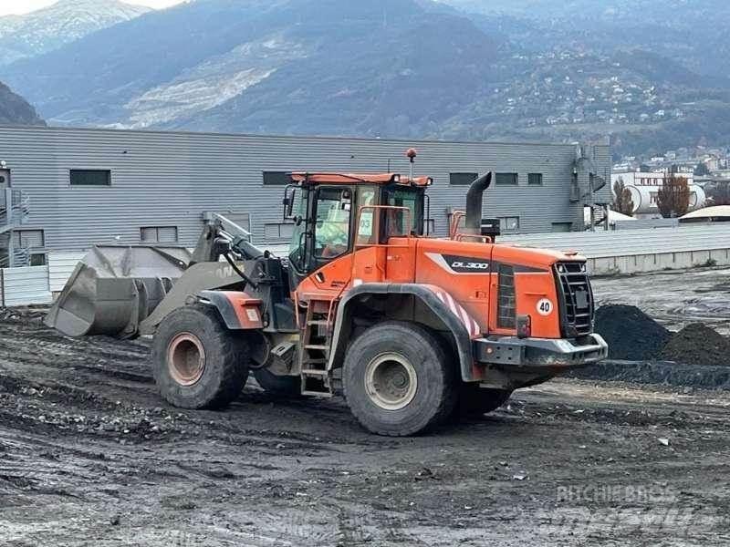 Doosan DL300 轮式装载机